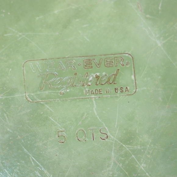 Vtg '70 Wear-Ever Registered Green Enamel 5 Qt. Pot Dutch Oven Vegetable Pattern - Picture 8 of 8